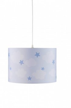 Deckenlampe in hellblau mit blauen Sternen und weißen Wolken von Kidsconcept