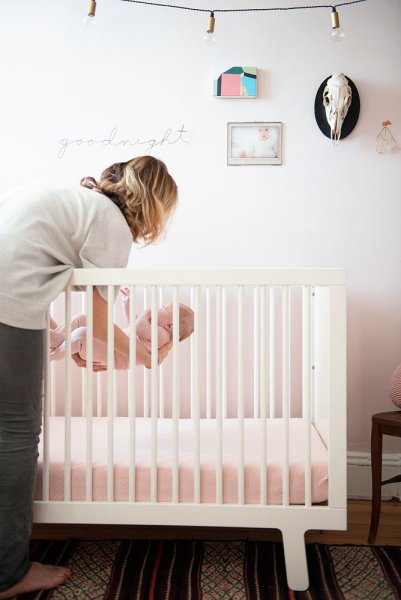 Babybett Sparrow weiß Oeuf im Kinderzimmer